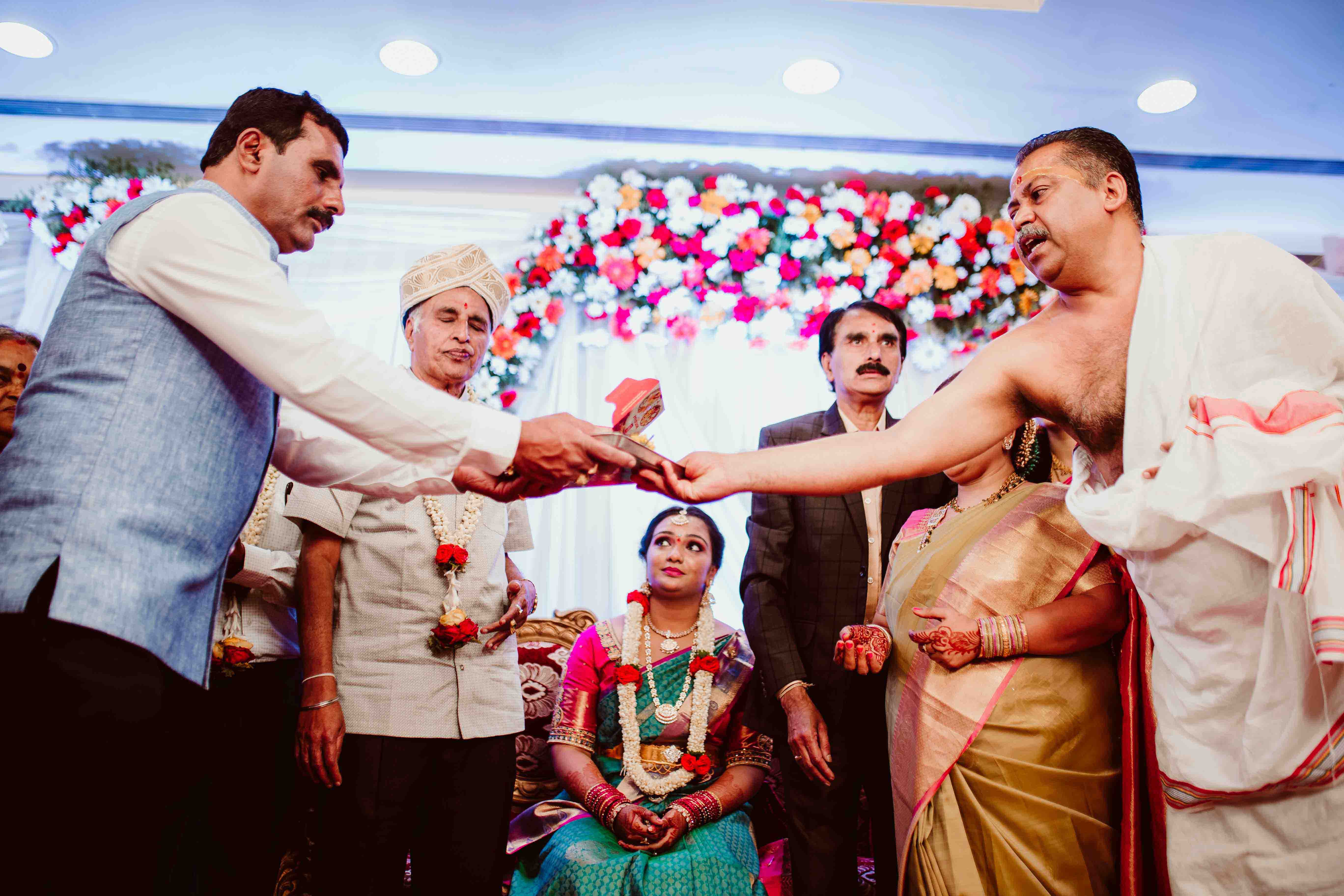 Anusha & Sriram Engagement — photo 10